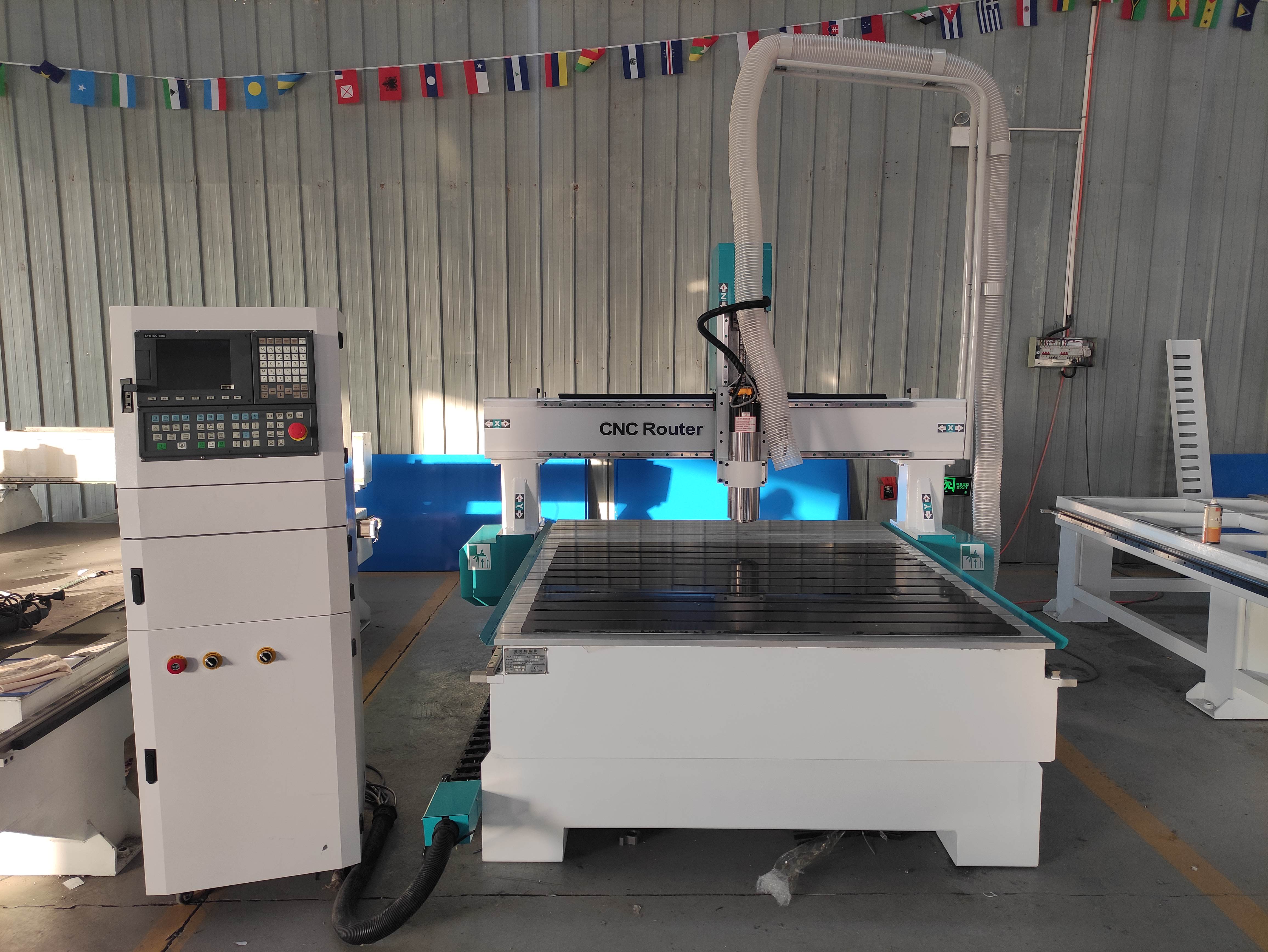 如何選擇質(zhì)量過(guò)硬的開料機(jī)？